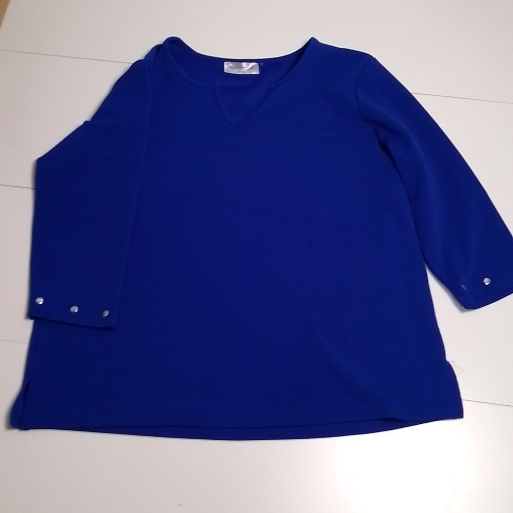 French twist  woman XXL blue v neck top . Polyester + spandex. Spring light